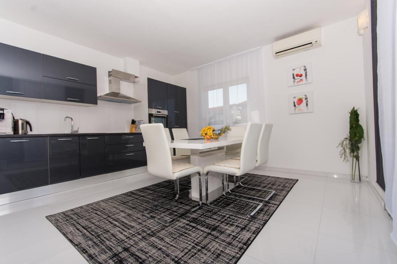 Apartmani- Lastro Trogir Ngoại thất bức ảnh